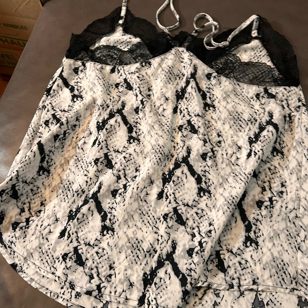 Main Strip Monochrome Lace Cami - Picture 2 of 4